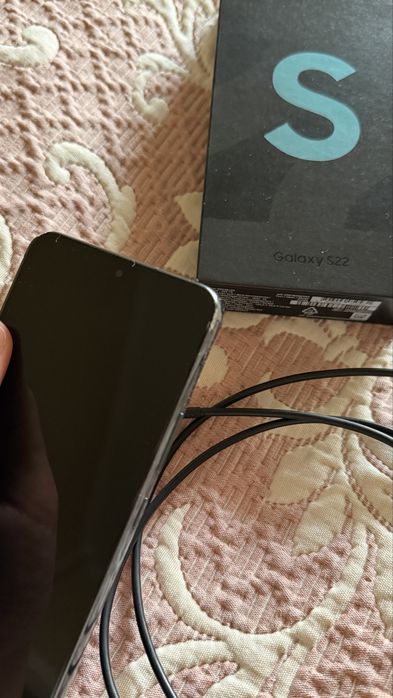 Продам samsung s22 256