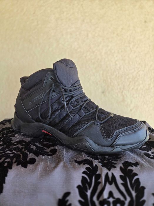 Зимни боти adidas