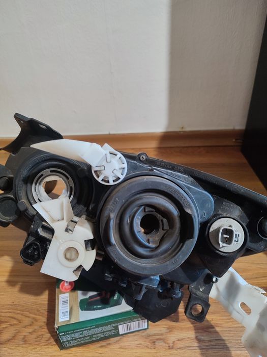 Десен фар за Мазда РХ-8/Mazda RX-8