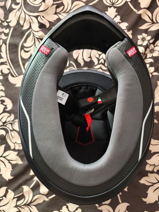 Каска за мотор AGV K6 S Karve