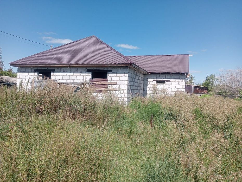 Жер үй сатылады.