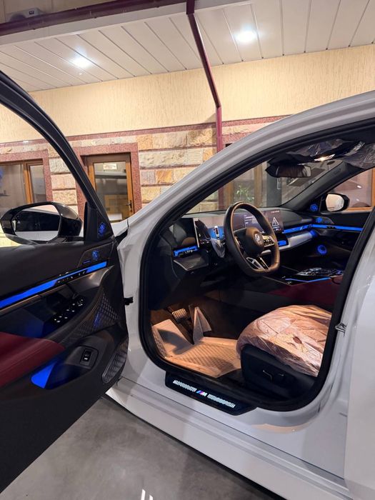 BMW I5 35L Bez probeg