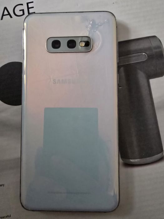 Прдам samsung s 10 e   в отлтчном состояние все родное
