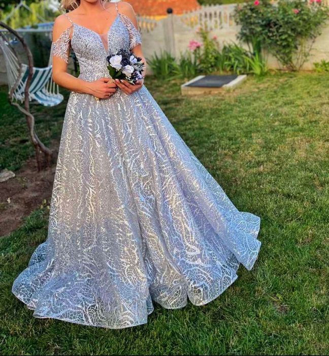 Официална сива рокля с брокат