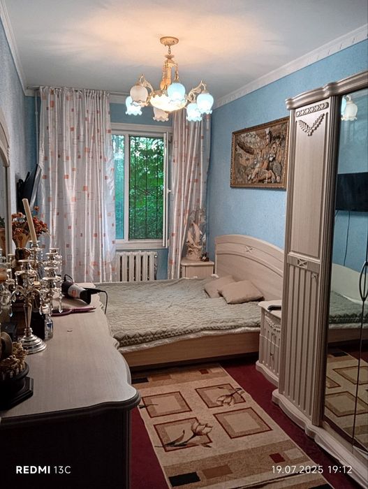 Uy sotiladi 2 xona 3 qilingan