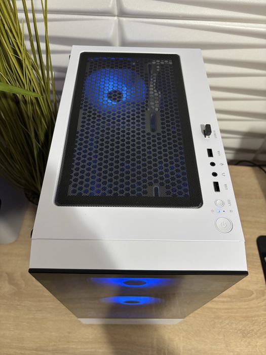 Геймърски компютър Intel i5 7500/GTX1070/12 Ram/256 ssd/500GB HDD/600W