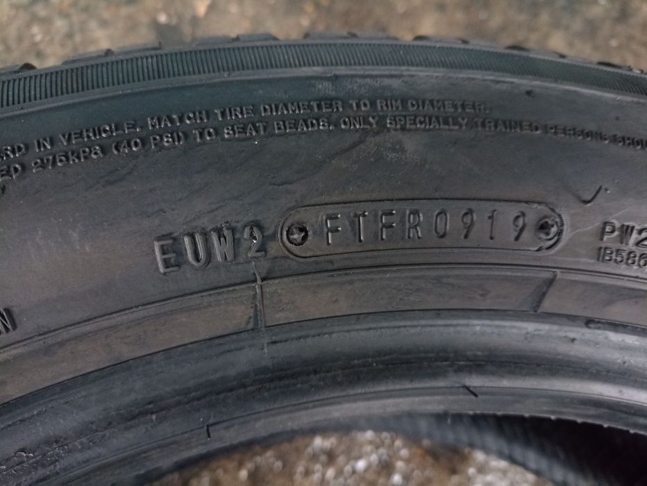 2 anvelope RunFlat de iarna ca si noi Falken 245/50 R19 dot 0919