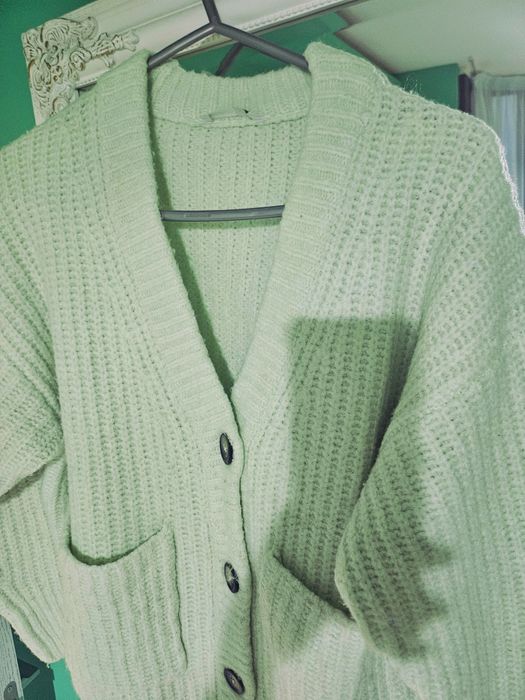 Пухкава топла дамска жилетка минт цвя Sт