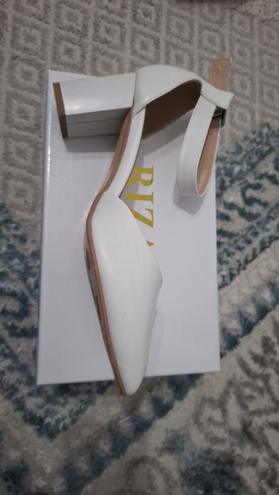 Продам Туфли размер 41