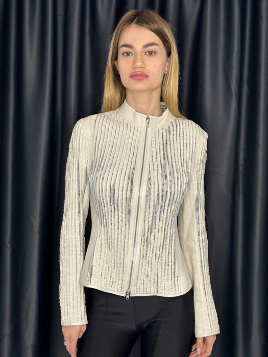 Geacă de piele extra fină, model exclusiv, culoarea crem, marime S