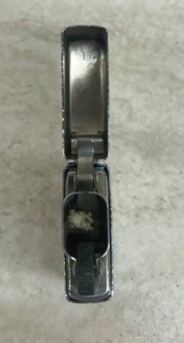 Запалка zippo...