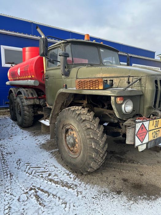 Продам Урал топливозаправщик