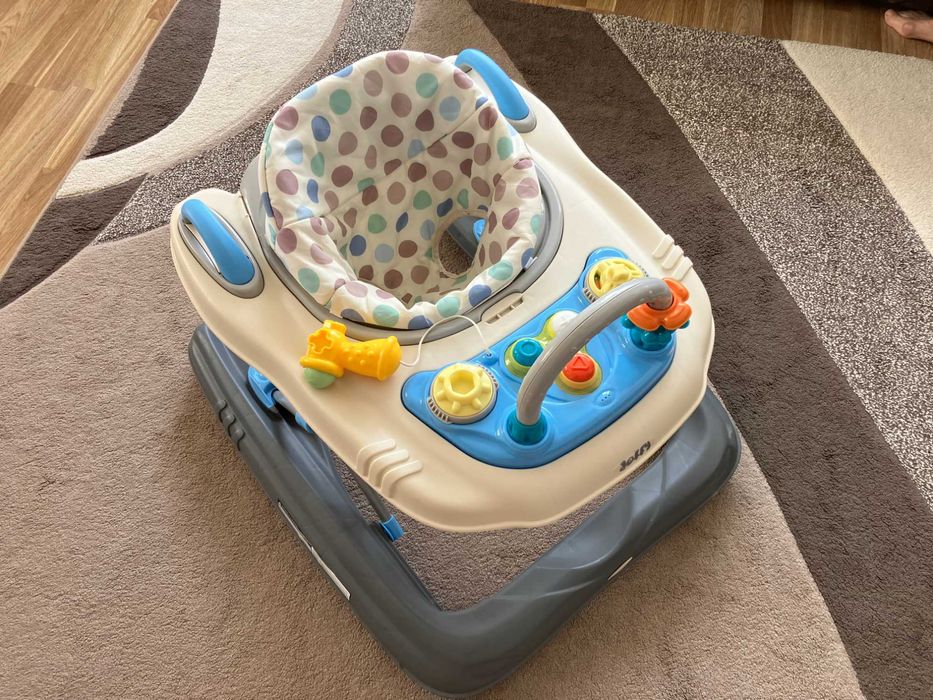 Продавам проходилка тип "паяк" марка Cangoroo.