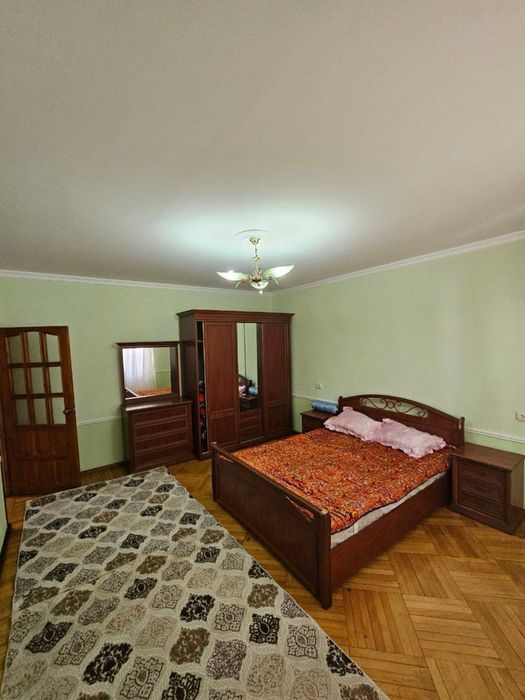 Буюк Ипак Йули 3/3/4 Банковская Поленова М.Горький Буз-Базар