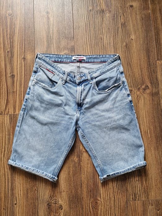 Страхотни мъжки къси дънки TOMMY
HILFIGER, размер ЗЗ , без забележки к
