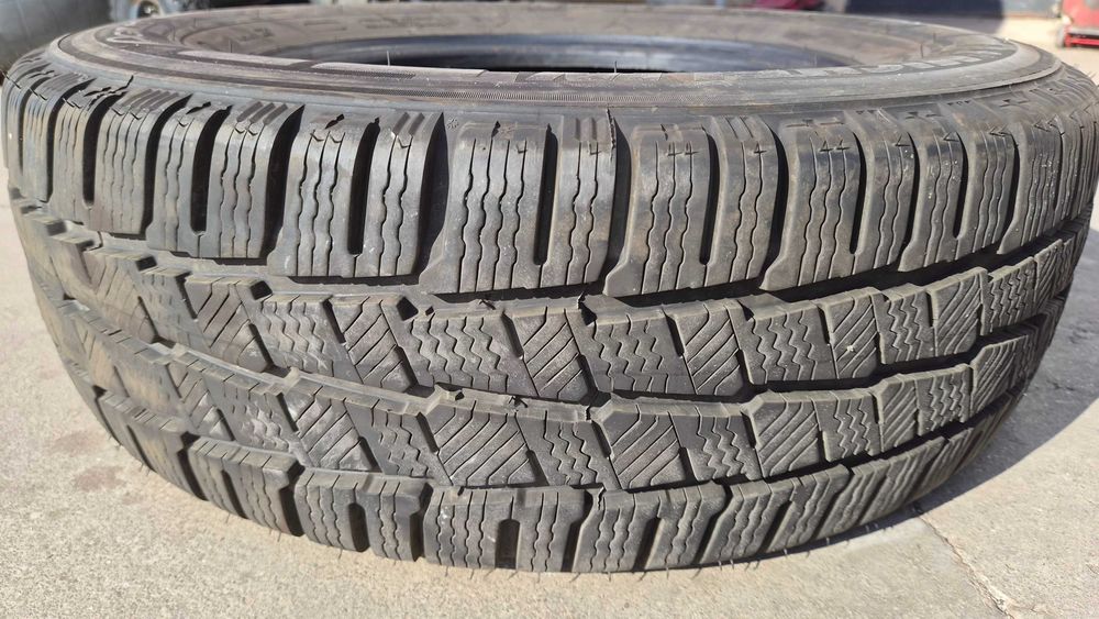 Продавам 4 броя зимни гуми за бус/кемпър Michelin Agilis Alpin 225/70R15C