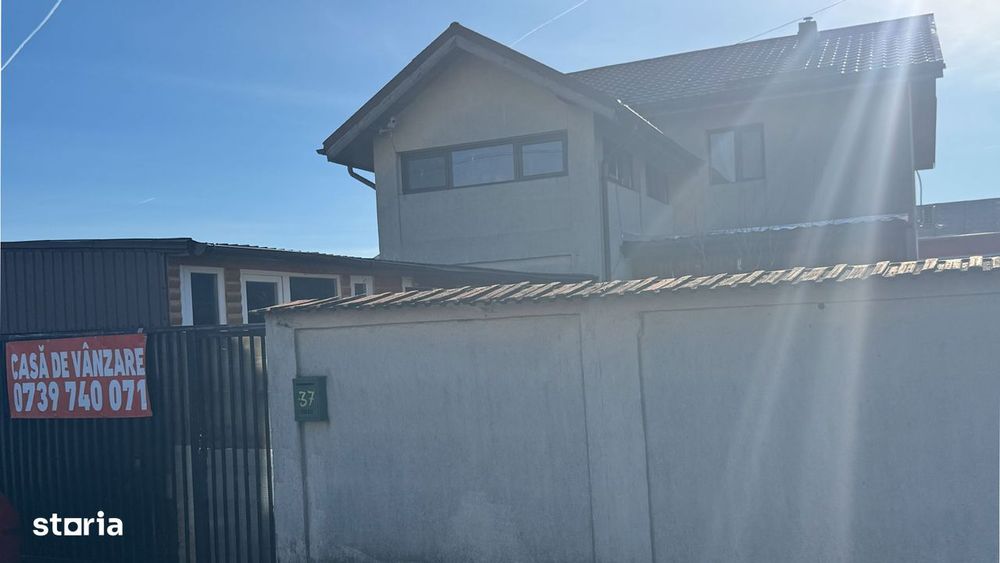 Casă spațioasă cu garaj, în apropiere de pădure