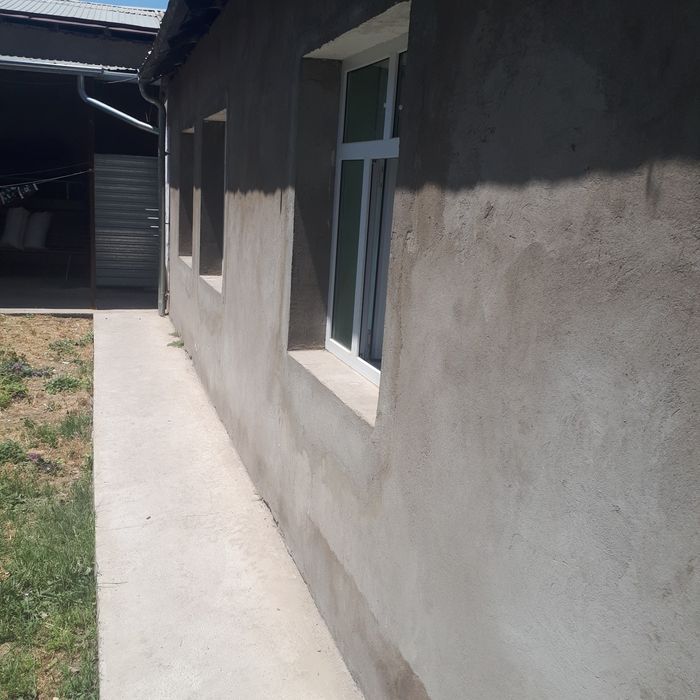 4 Сотих ховли сотилади.