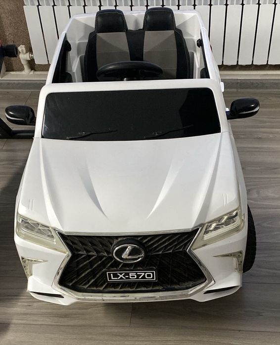 Детская машина Лексус 570