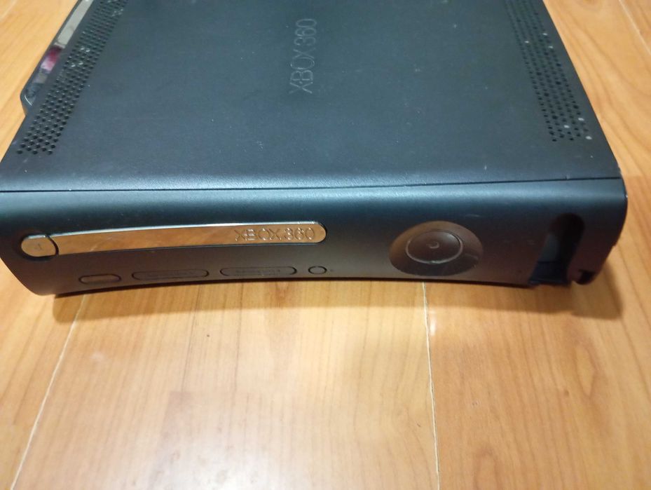 Xbox 360 със 2 джойстика