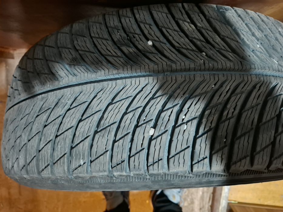 Продавам зимна гума
