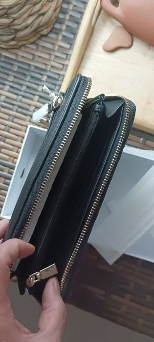 Guess ново портмоне