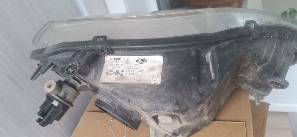 Фары Лада Ларгус