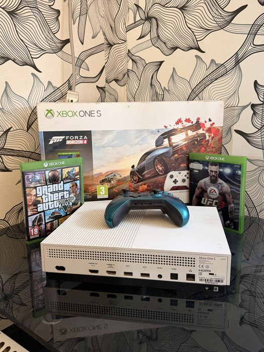 Продавам Xbox One S 1TB