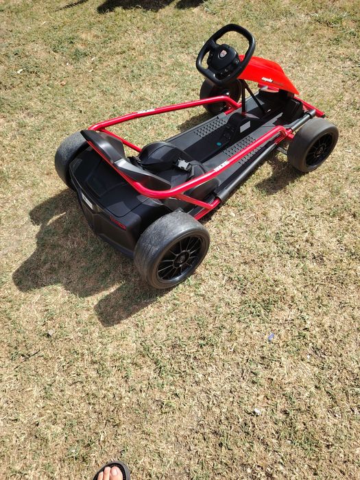 Vând kart electric
