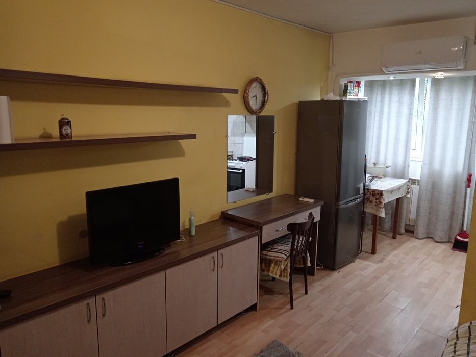 Închiriez Garsoniera
