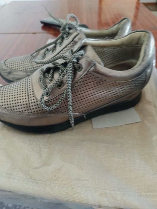 Женская обувь и туфли