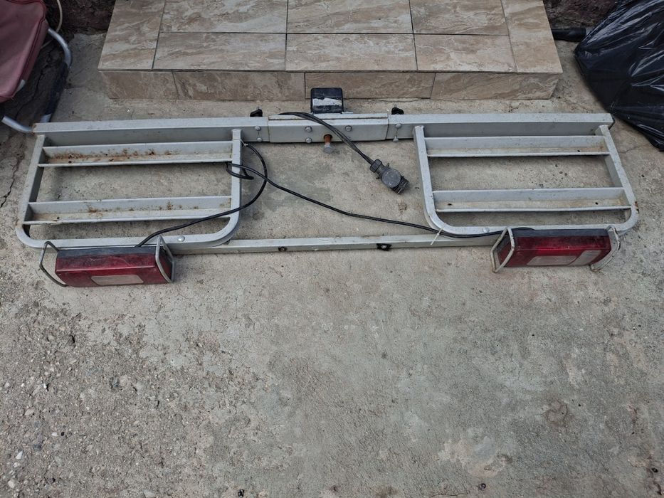 Suport  biciclete   cu prindere pe carlig auto