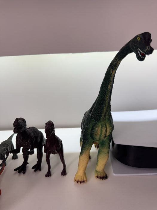 Динозавры игрушки