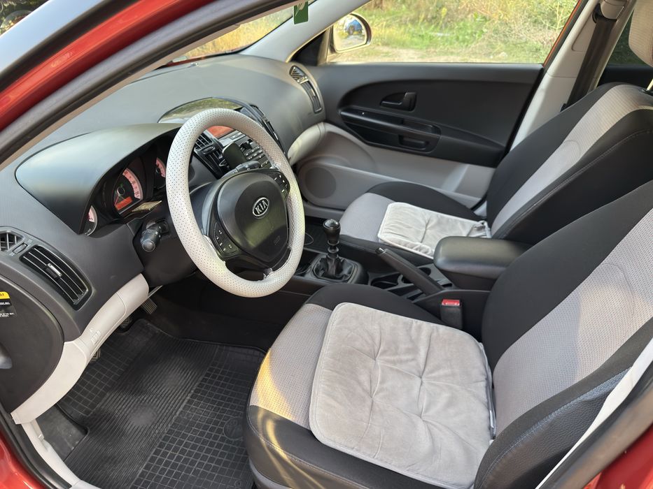 Kia ceed 1.4 benzină - 2008