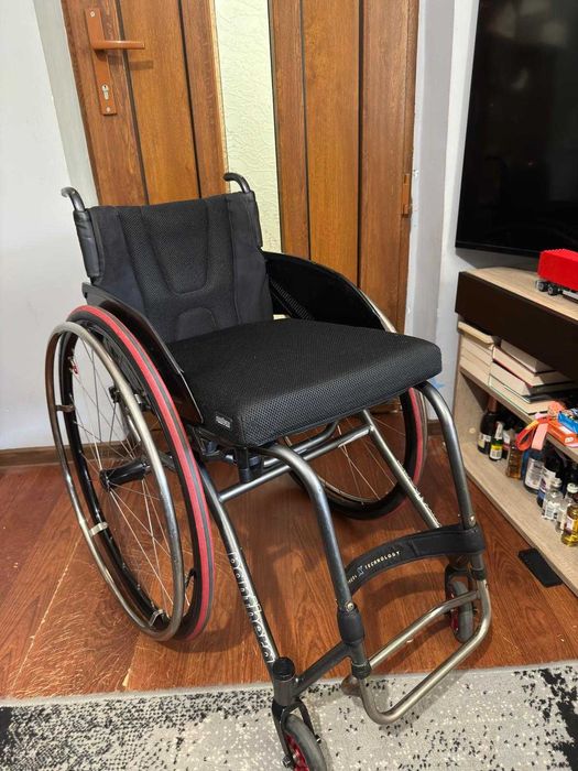 Scaun rulant manual Panthera U2 Light mărimea 36