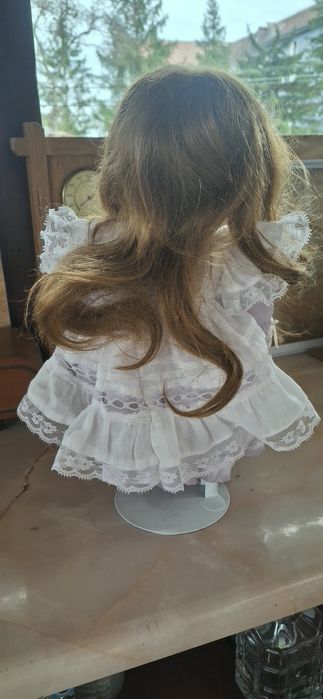 Păpusa de porțelan