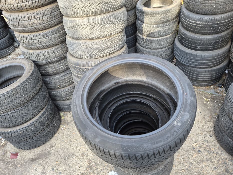 2бр. 245 40 19 Kumho зимни.