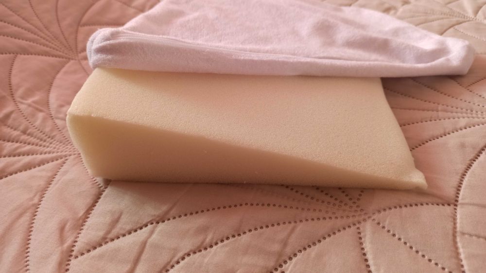 Нова антирефлукс възглавница + калъфка