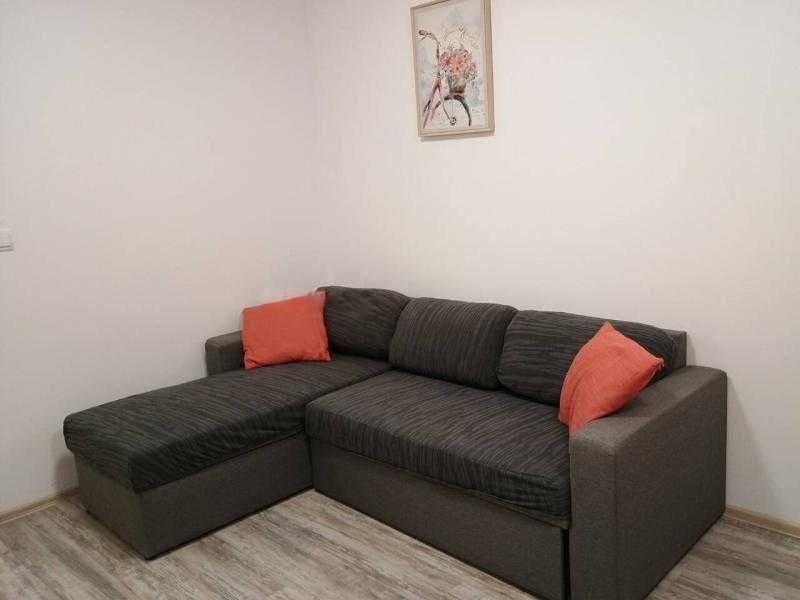 Дава се под наем Двустаен апартамент в Бургас, Център - 70 кв.м за 326.4 € - Снимка #1