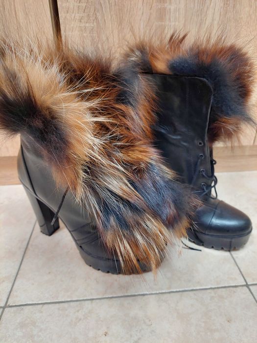 Дамски боти естествена кожа и косъм само за 35лв