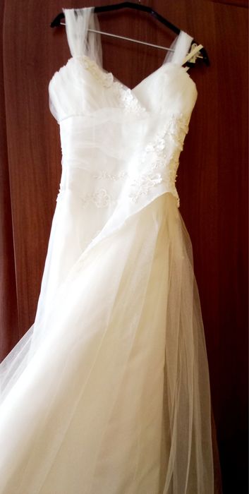 Vând Rochie de mireasă ivory S 36 stil prințesă + cadou bolero, poşetă