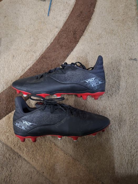 Бутони за футбол