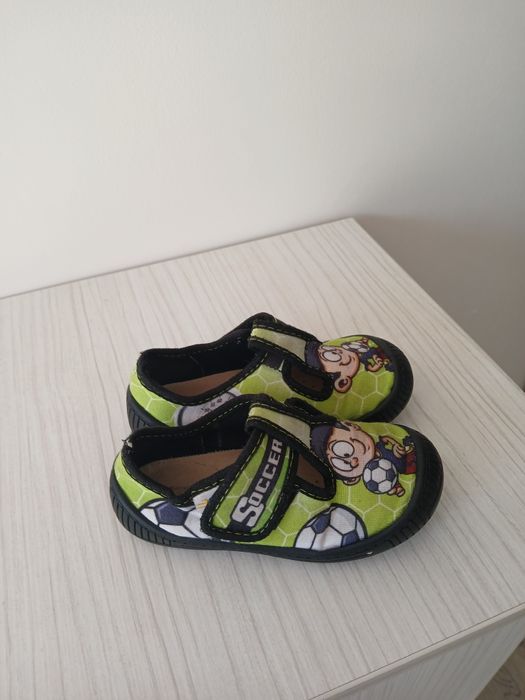 Пантофи 25 номер