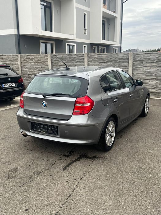 Bmw seria 1  motor de 2.0 d Navigatie