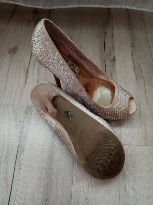 Pantofi cu toc mărime 36