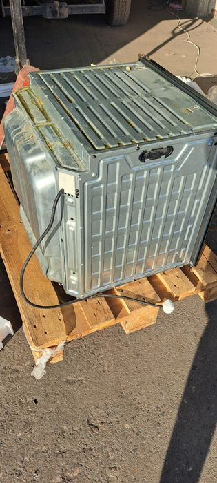 Фурна за вграждане Indesid