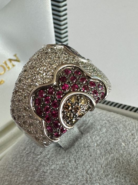 Атрактивен 18К Италиански Златен Пръстен 15,5г с Диаманти и Рубини;