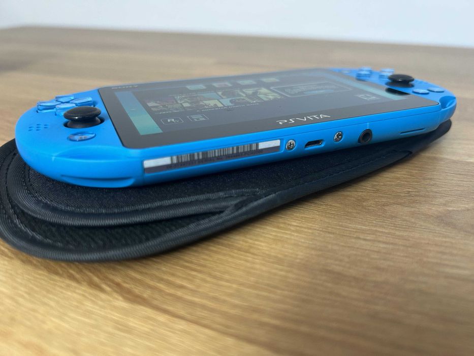 PS Vita Slim Aqua Blue modată — editie japoneza rara, 128GB