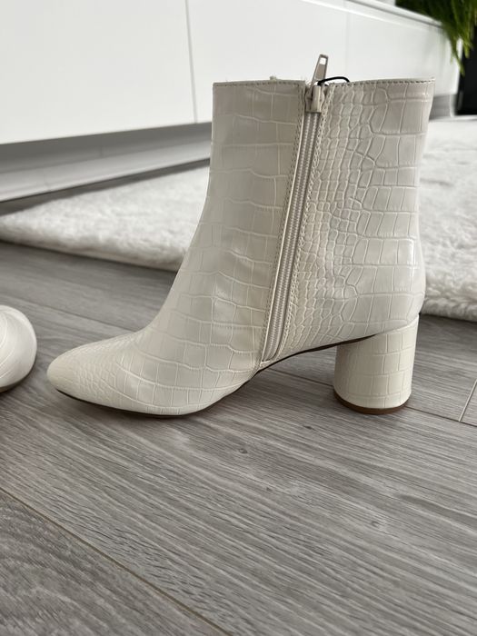 Botine Reserved cu toc mediu