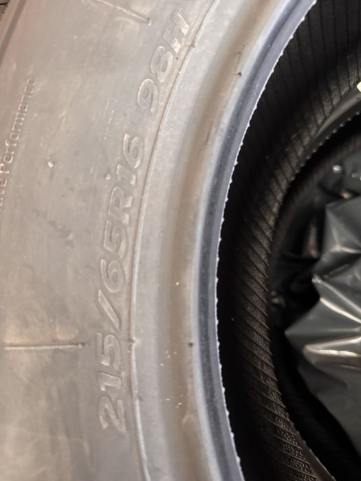 Vand 4 cauciucuri iarna noi Hankook